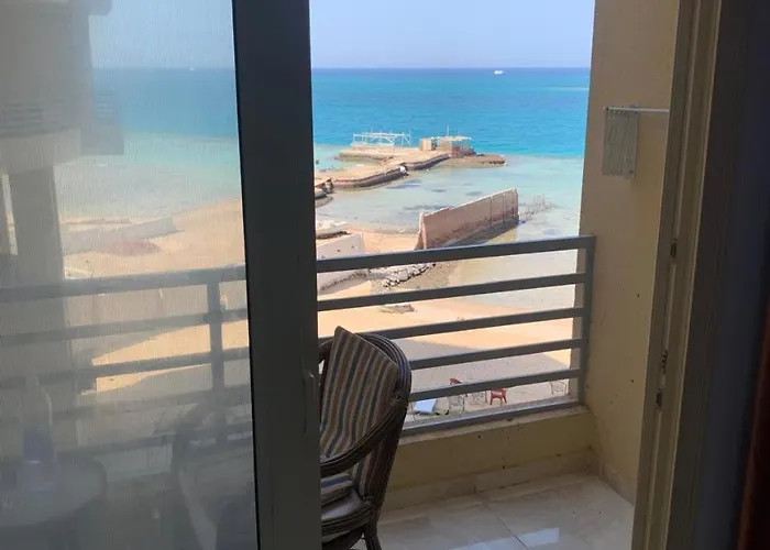 Quiet Quarter&private *