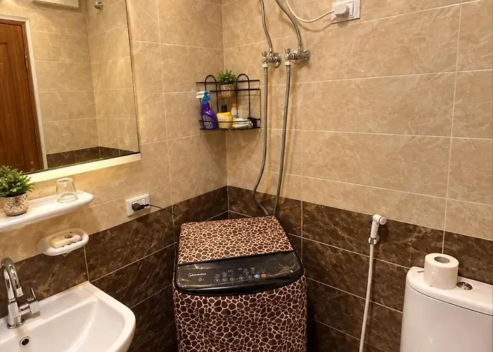 Quiet Quarter And Private *